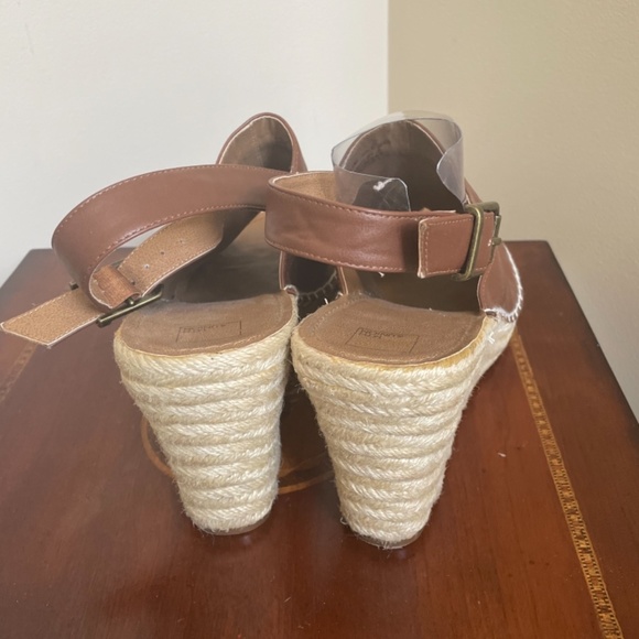 14th and Union Rooe wedge peep toe sling back - Picture 7 of 10